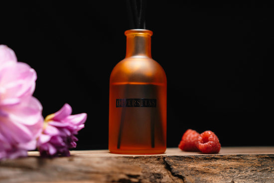 Pfingstrose und Himbeere