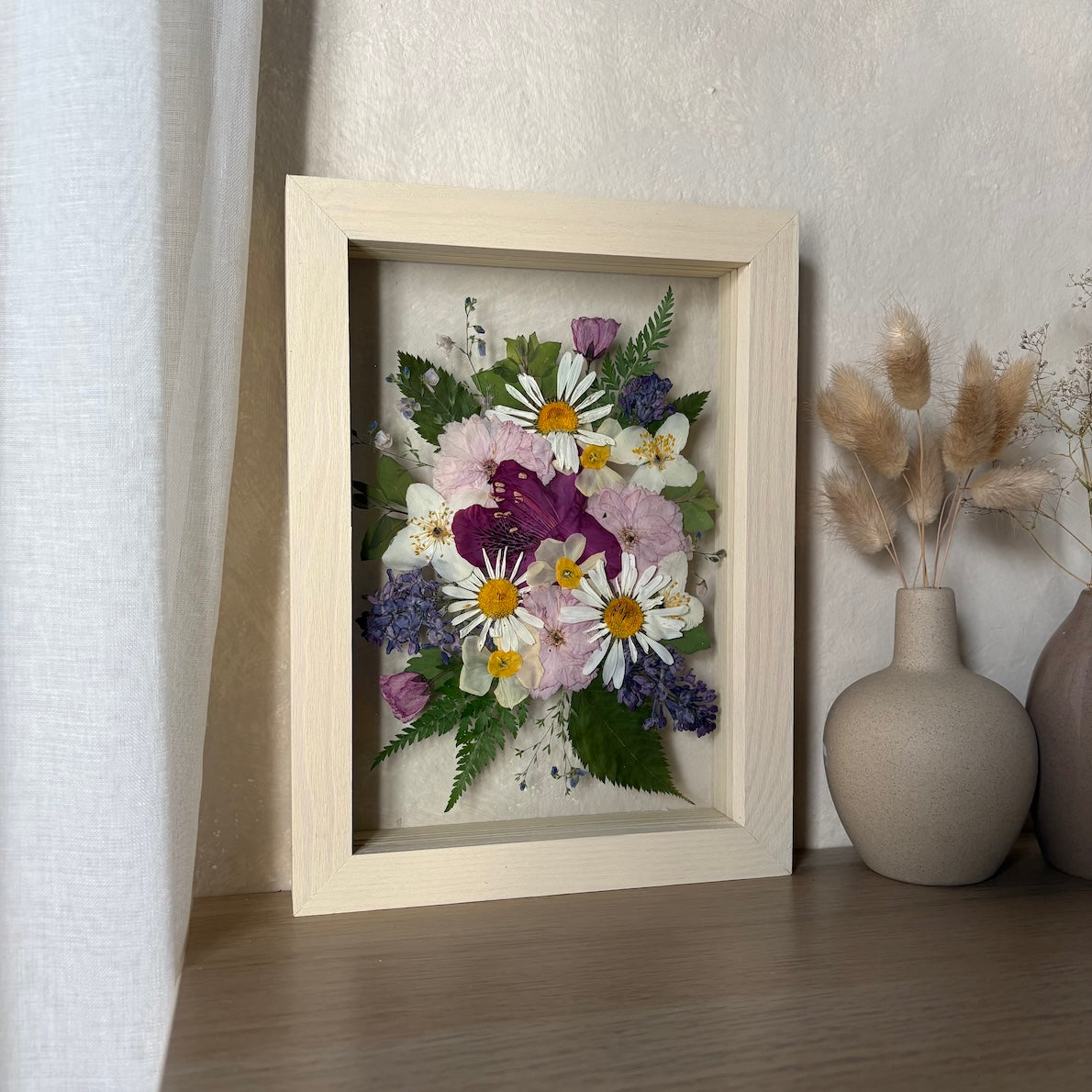 Schau, der Rhododendron blüht